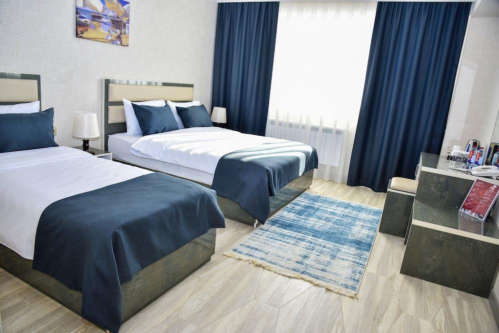 Supreme Hotel Baku Bagian luar foto