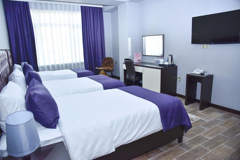 Supreme Hotel Baku Bagian luar foto
