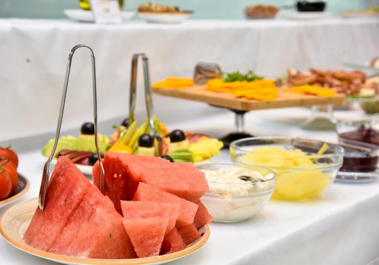 Supreme Hotel Baku Bagian luar foto