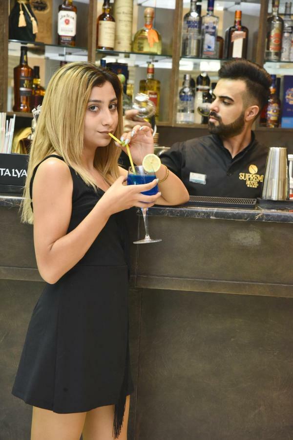 Supreme Hotel Baku Bagian luar foto