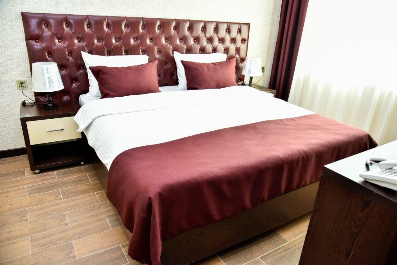 Supreme Hotel Baku Bagian luar foto
