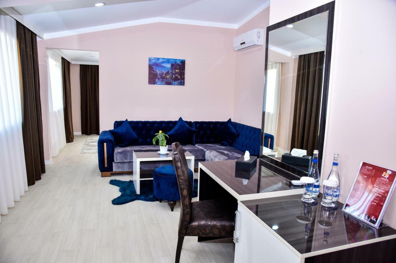 Supreme Hotel Baku Bagian luar foto