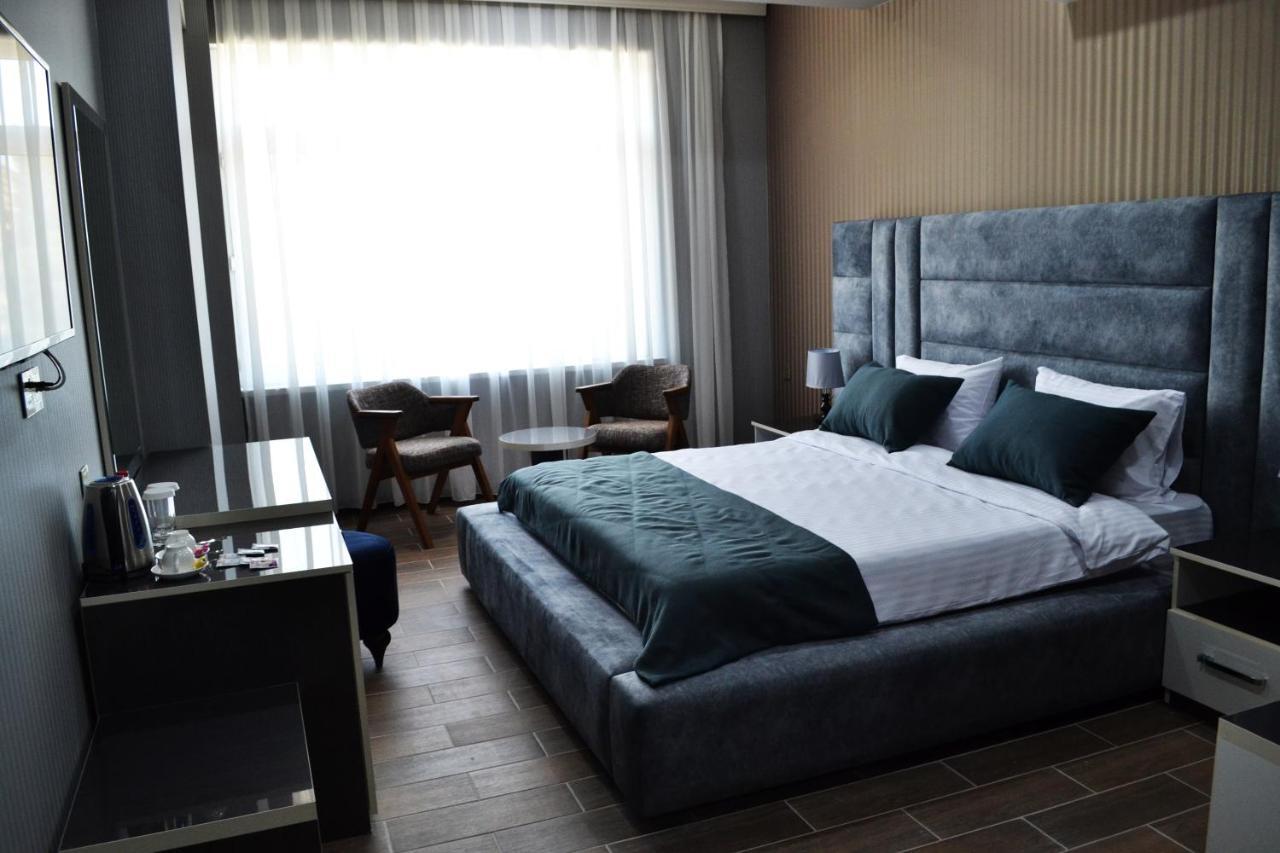 Supreme Hotel Baku Bagian luar foto